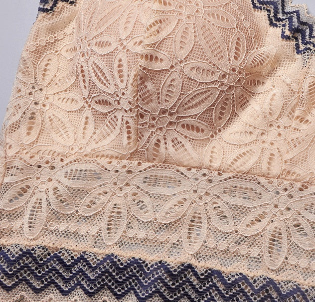 Long Two-color Lace On The Chest To Prevent Exposure