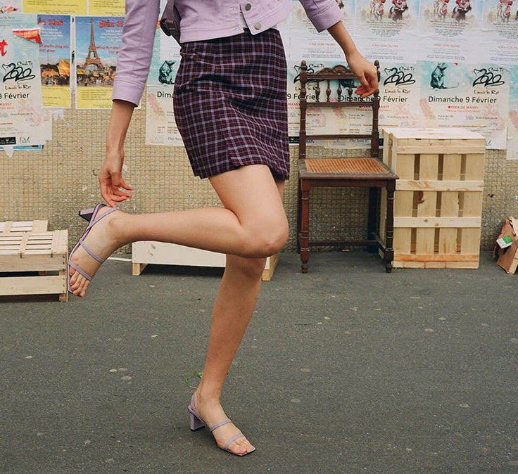 Enkel og moderigtig læder fransk firkantet tå højhælede sandaler