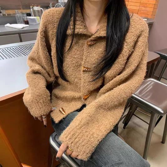 Soft And Comfortable Loose Short Thickened Horn Button Sweater