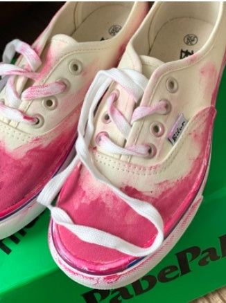 Greets Summer Romance With Graffiti Canvas Shoes