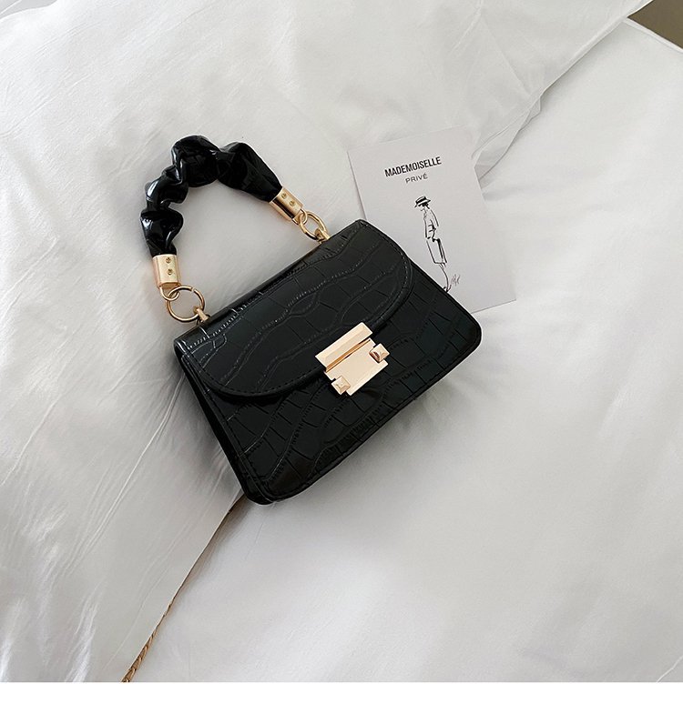 The New Trendy Stall Messenger Bag All-match