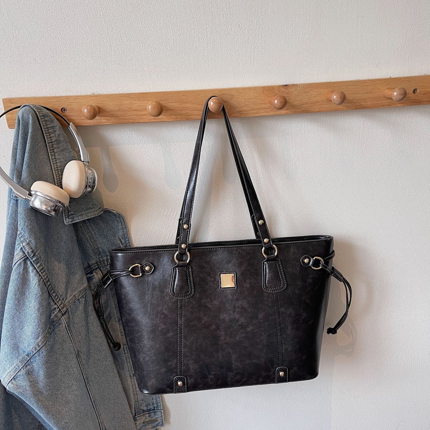 Large-capacity Womens Bag Versatile Commuter Tote