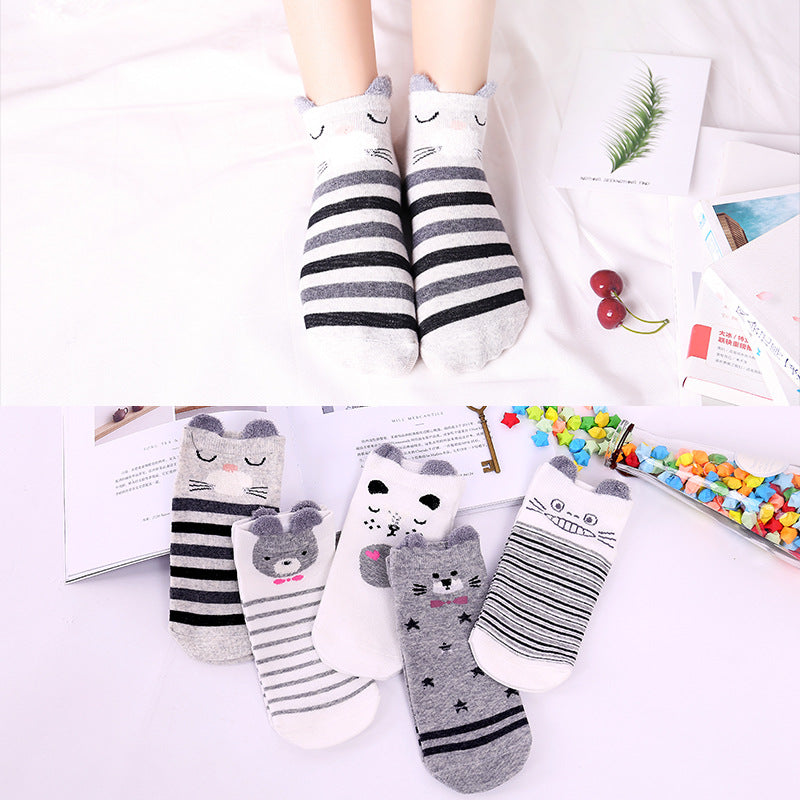 Women's Fashion Simple Cartoon Cotton Socks