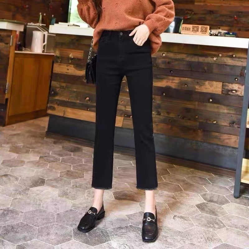 Højtaljede slankende cropped lige jeans til forår og efterår