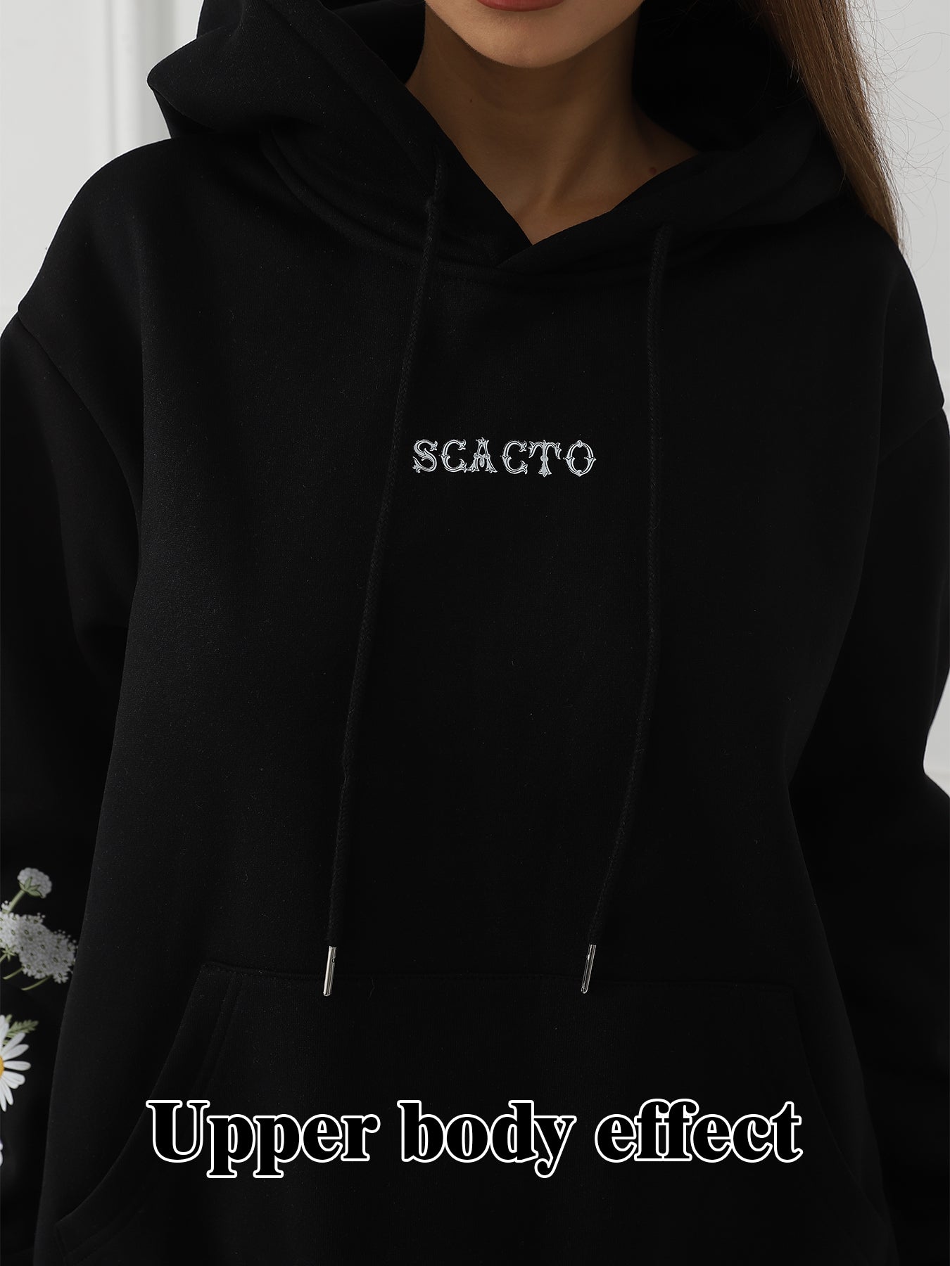 Ensfarvet sweatshirt med blomsterprint og lange ærmer til kvinder