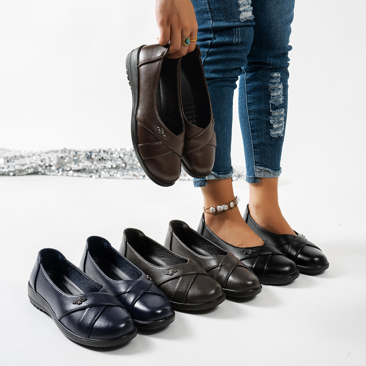 Womens Chanel-style Flat Loafers With A Metal Buckle And Tassel Detail