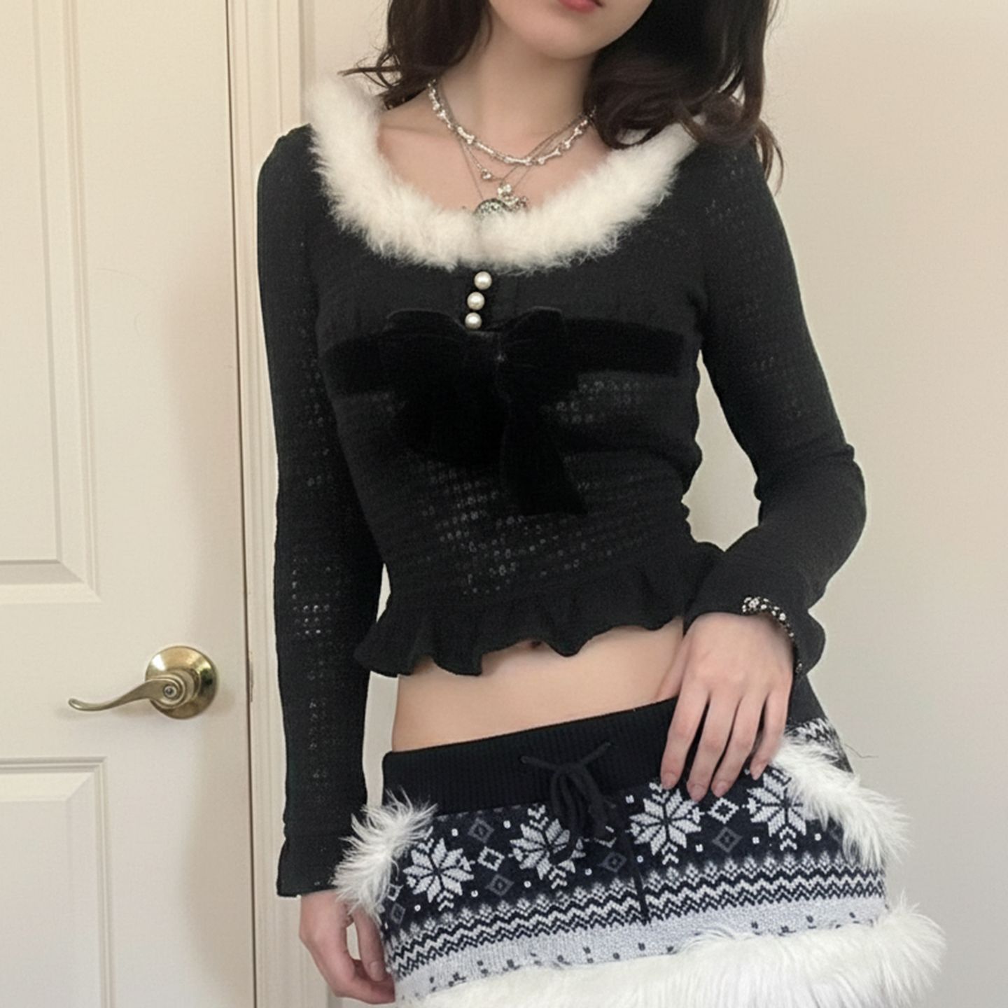 Solid-color Long-sleeve Top With A Fur-trimmed Bow