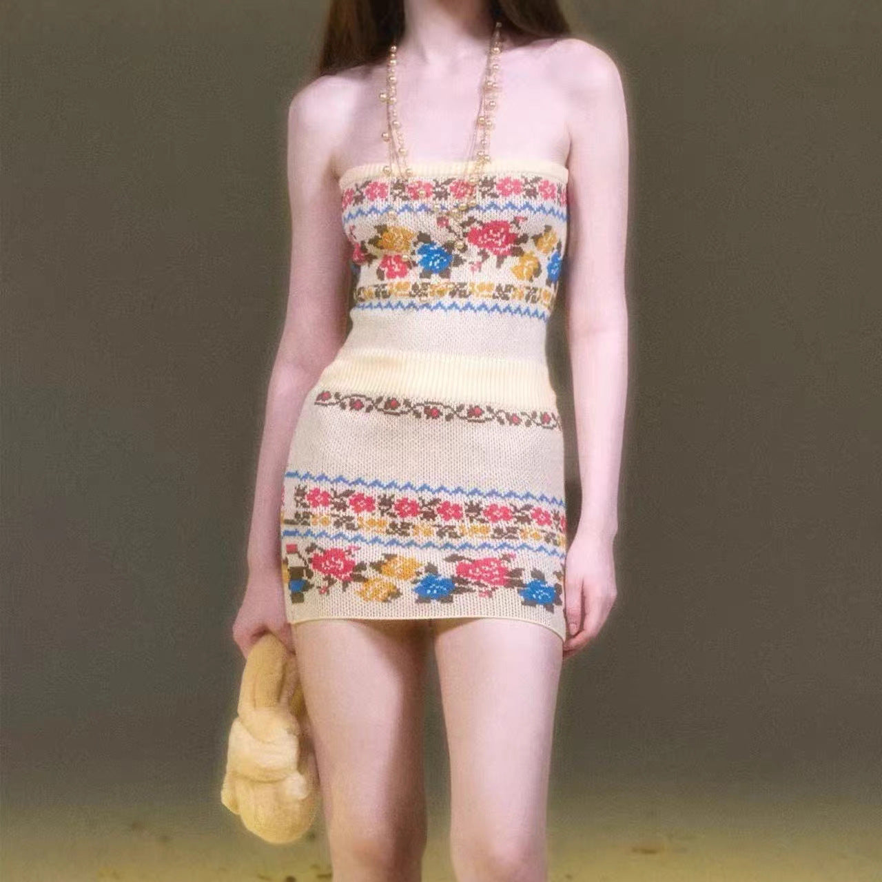 Contrast-color Rose Fair Isle Knit Cardigan Figure-hugging Floral Tube Dress