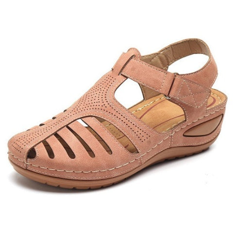 Runde sandaler med kilehæl og velcro i store størrelser