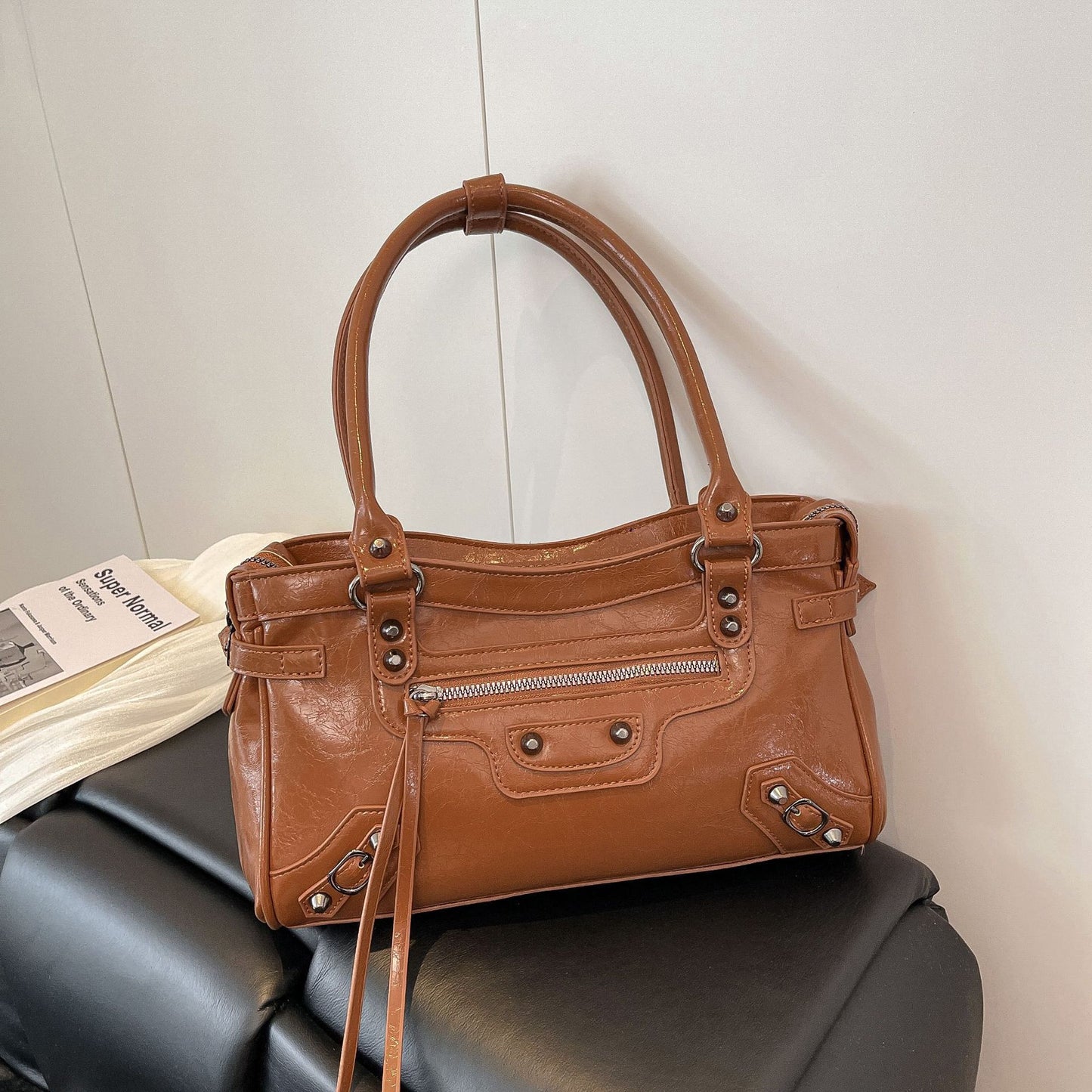 Women's Textured Rivet Single Shoulder Underarm Bag