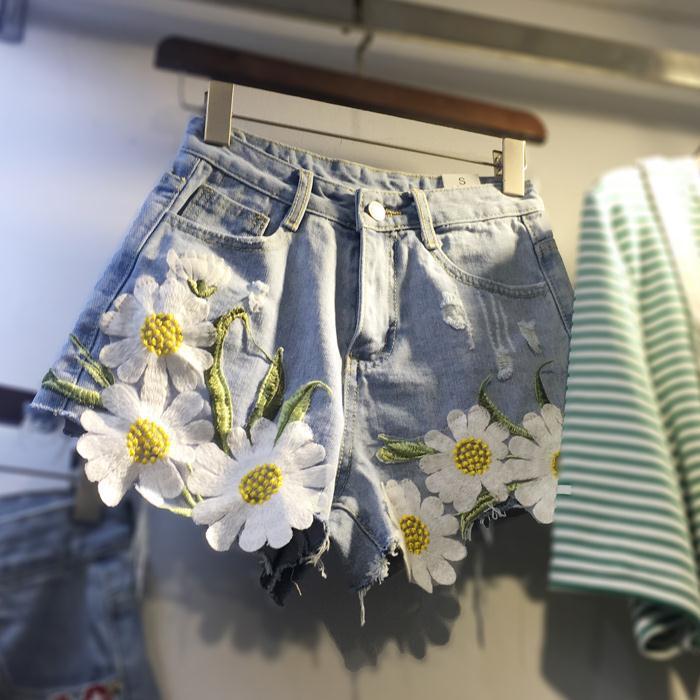 Loose And Thin Chrysanthemum Wide-leg A-line Hot Pants