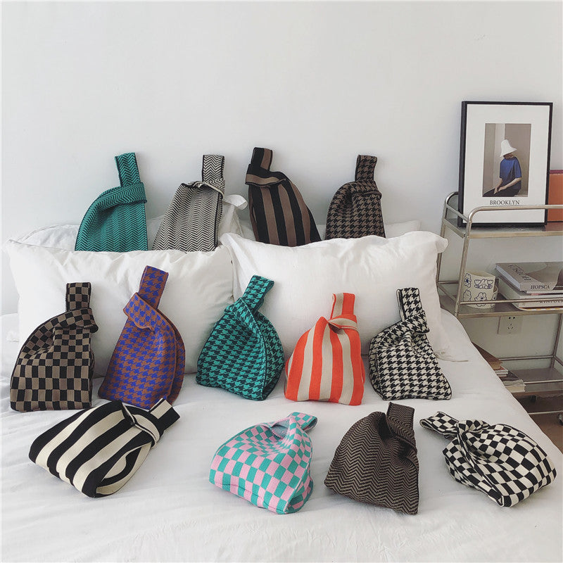 Woven Black And White Checkered One-shoulder Armpit Bag