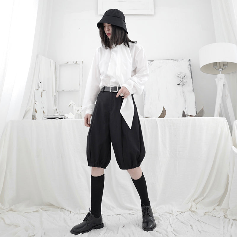 Dark Niche Shorts With Elasticated Feet