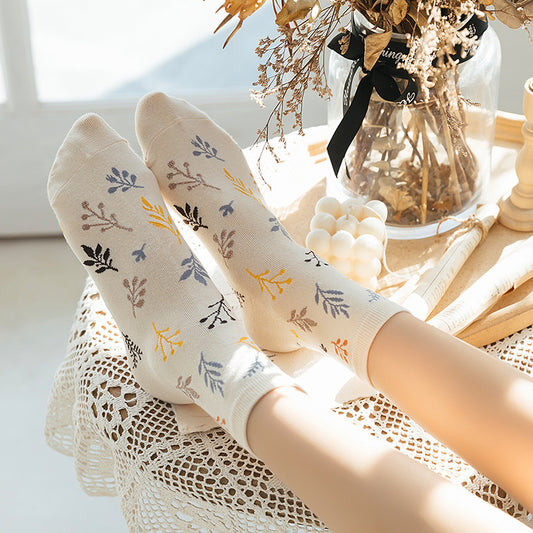 Women's Fashion Vintage Mid-calf Jacquard Socks