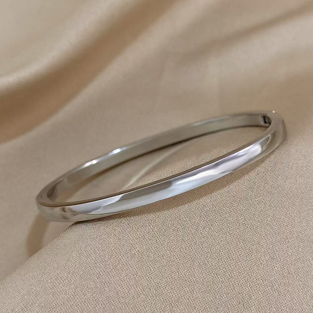 Enkelt Glat Buet Solid Oval Armring