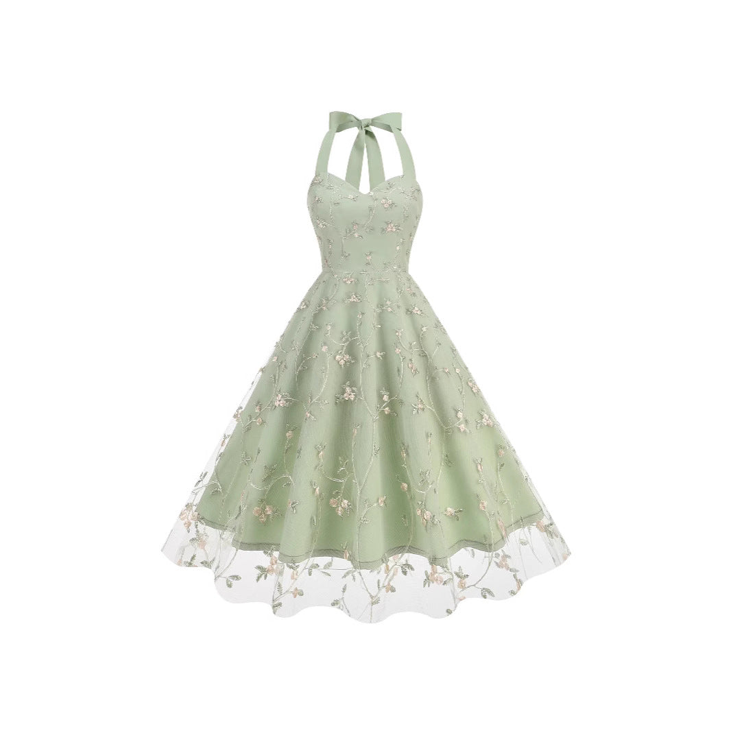 Elegant And Fashionable Gown With Mesh And Embroidery