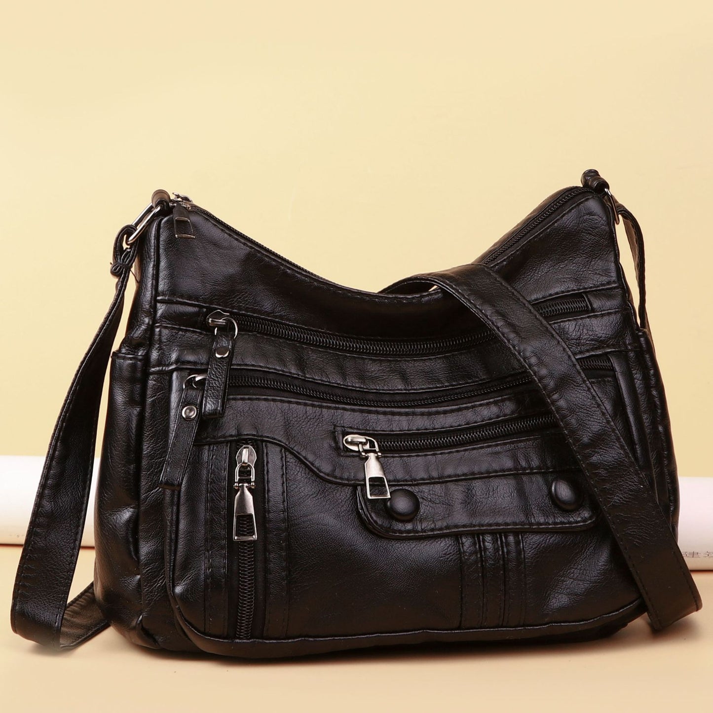 Skuldertaske i blødt læder til kvinder – smart og alsidig crossbody-taske