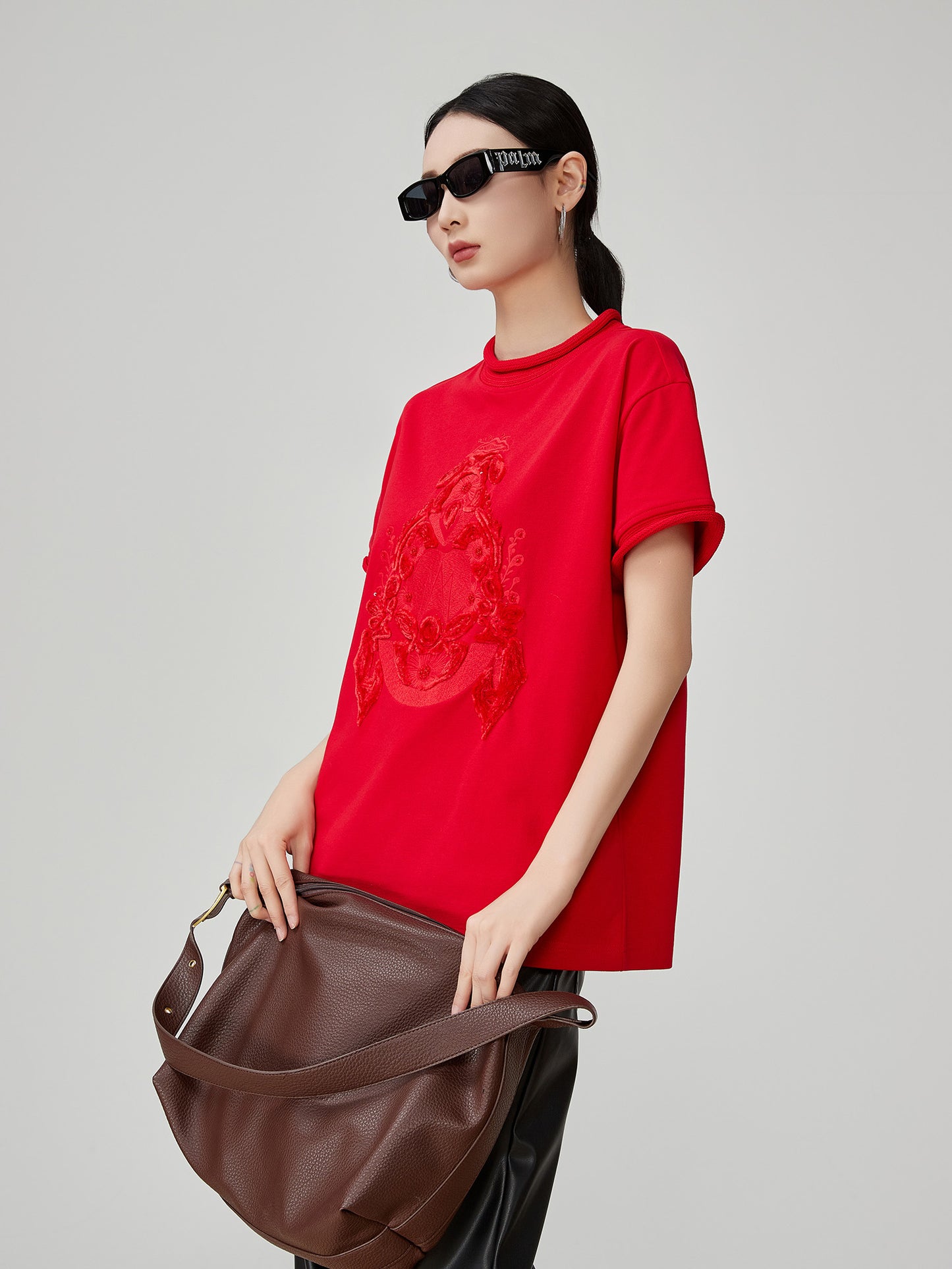 New Chinese Style Red Embroidery Curling Shoulder T-shirt For Women