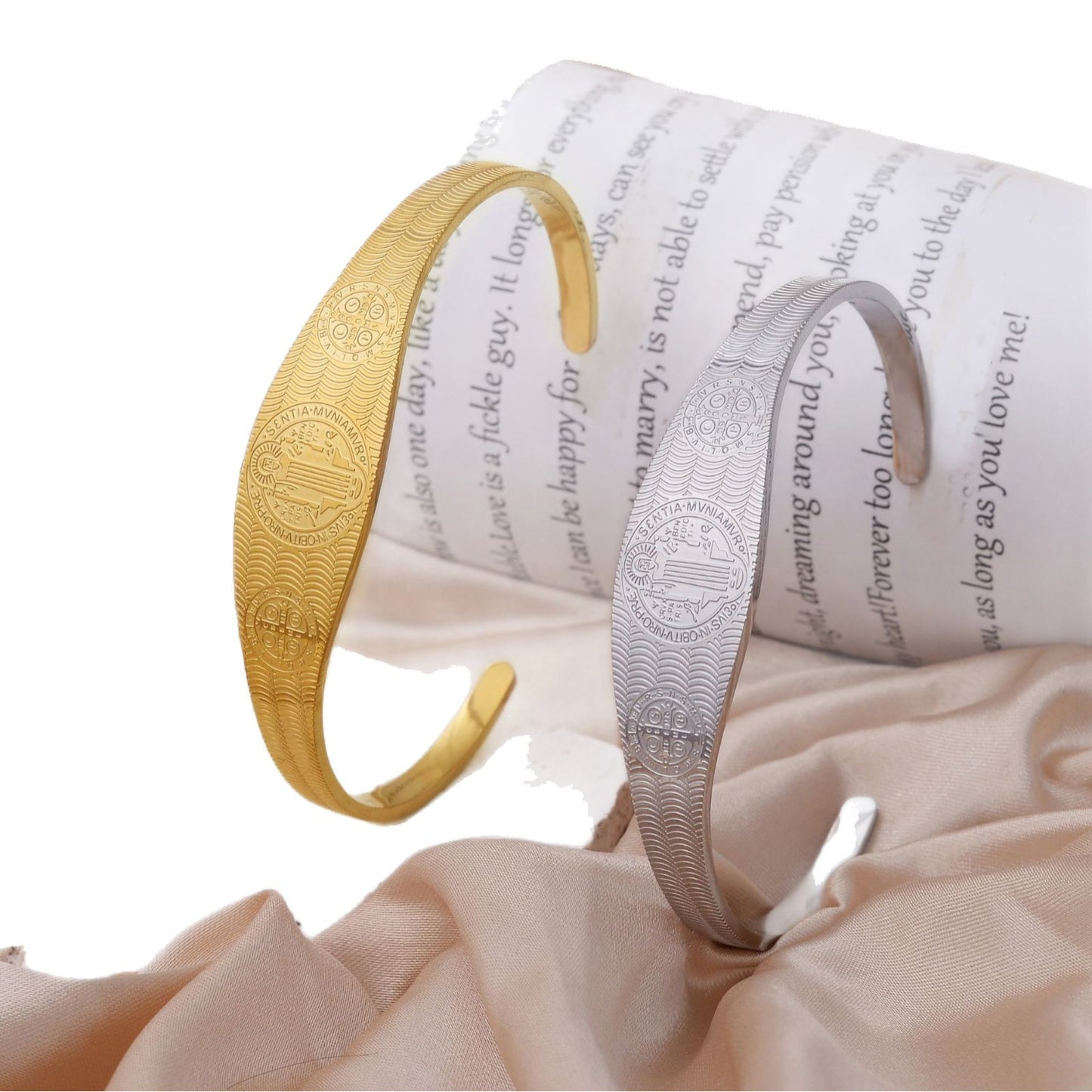 Chinese-style Patterned Hollow Titanium Steel Bracelet For A Noble Look