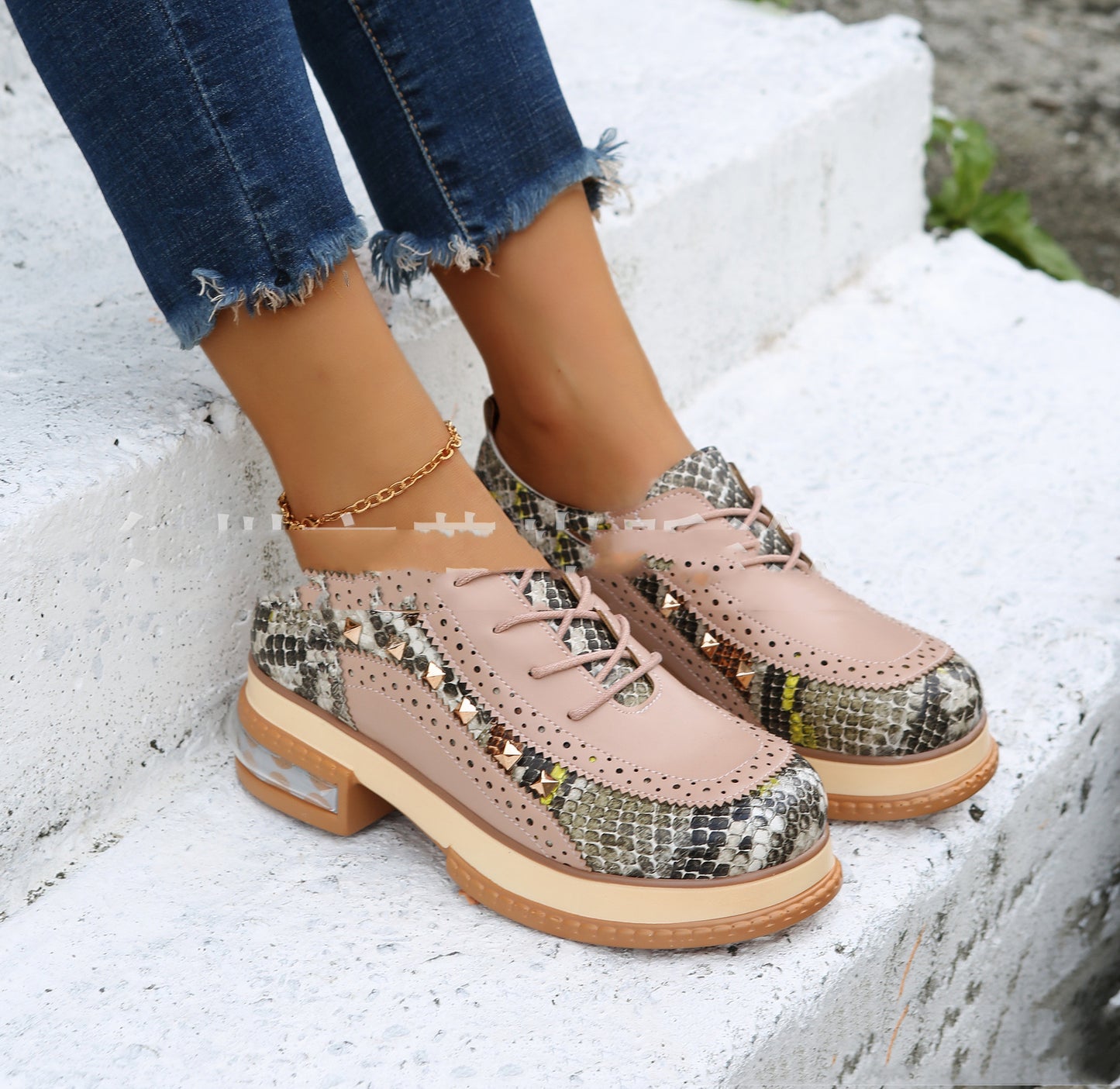 Comfortable Low-heeled Color-blocking Front Lace-up Retro Round Toe Casual Shoes