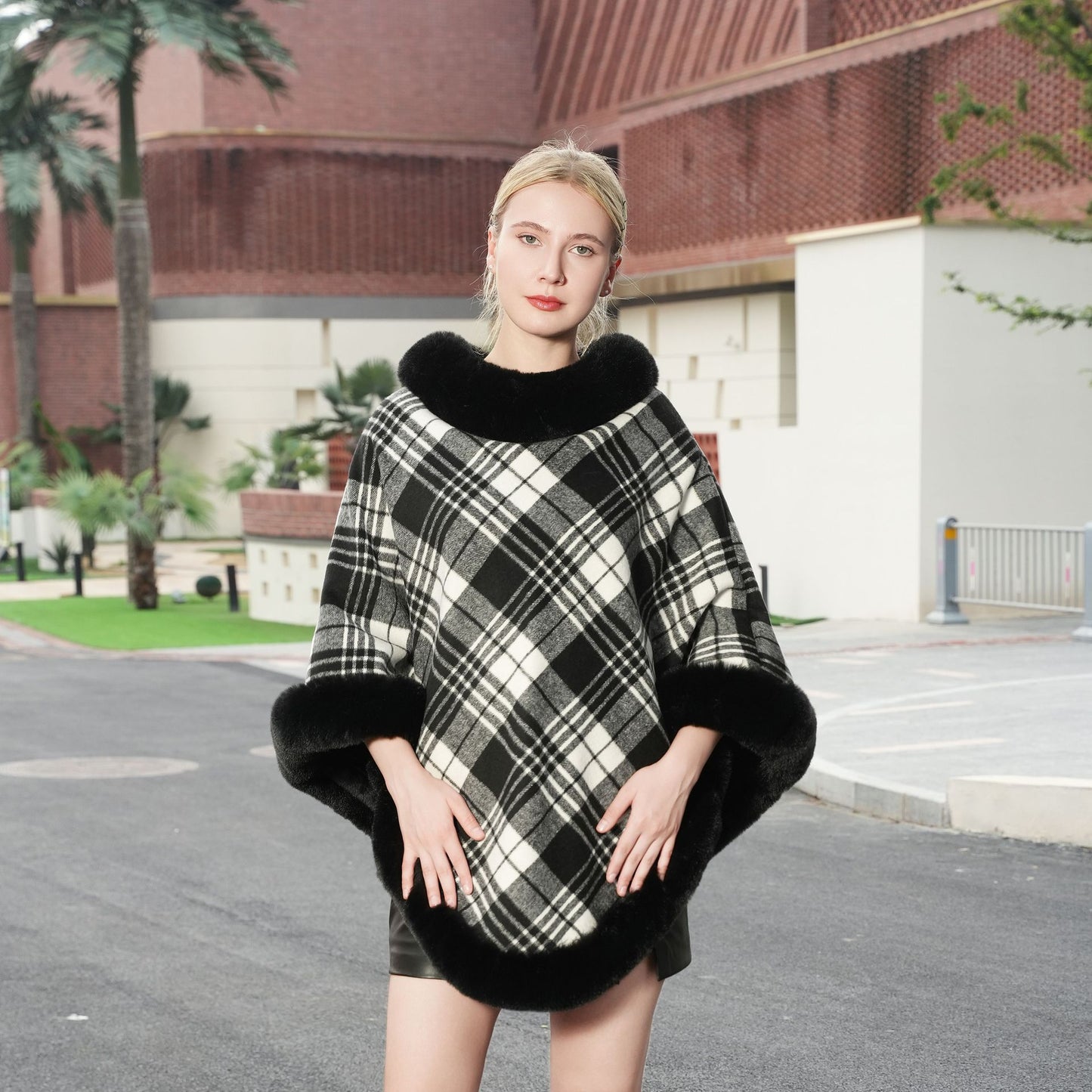 Elegant Autumn And Winter Warm Cloak Fleece-lined Thickened Fur Shawl