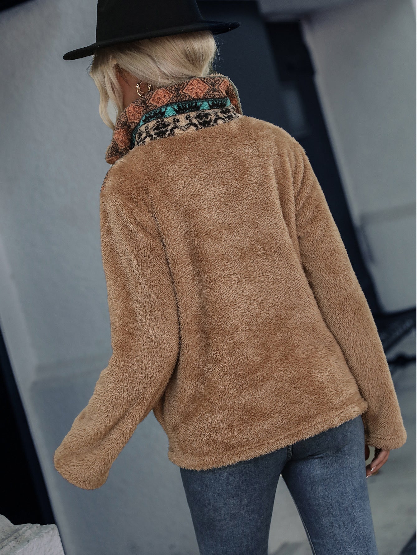 Ladies Loose Pullover Geometric Print Round Neck Plush Sweatshirt