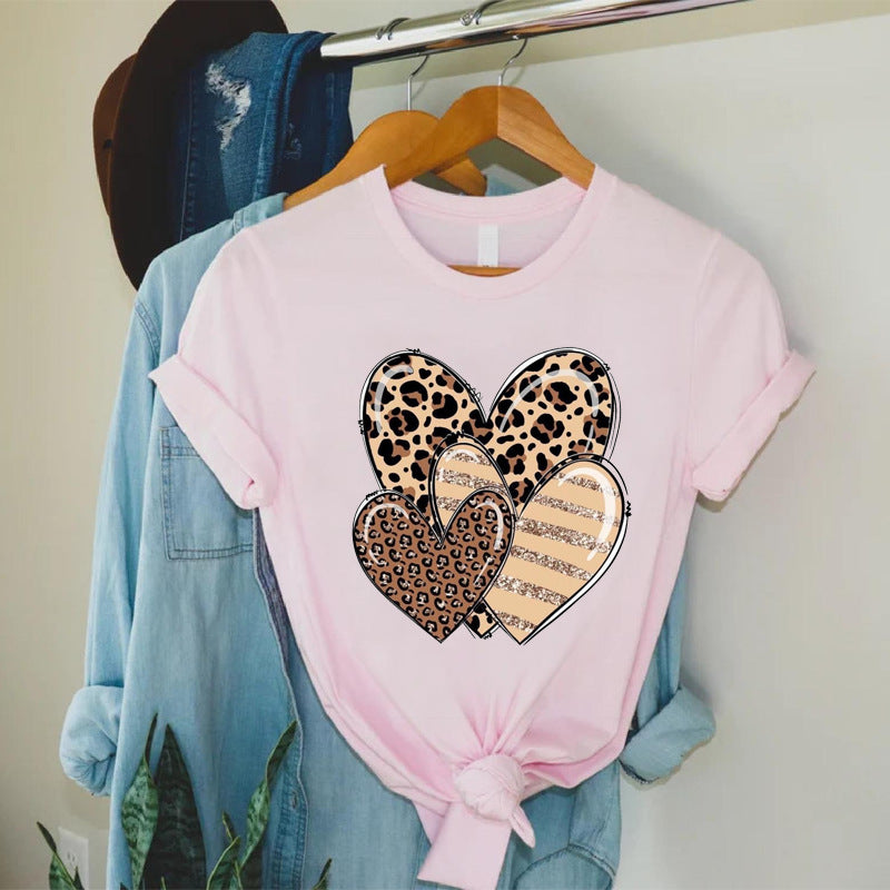 Leopard-Print Heart-Shaped Valentines Day Design, Loose-Fit, Fashionable, Casual Short-Sleeve Top
