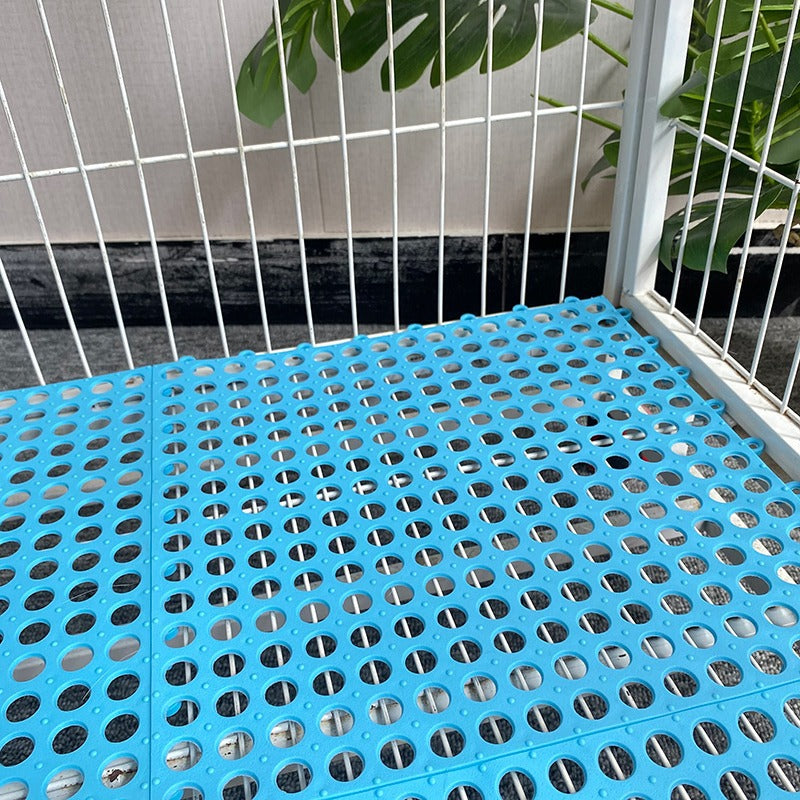 Pet Foot Pad With A Mesh Design To Prevent Paws From Getting Stuck