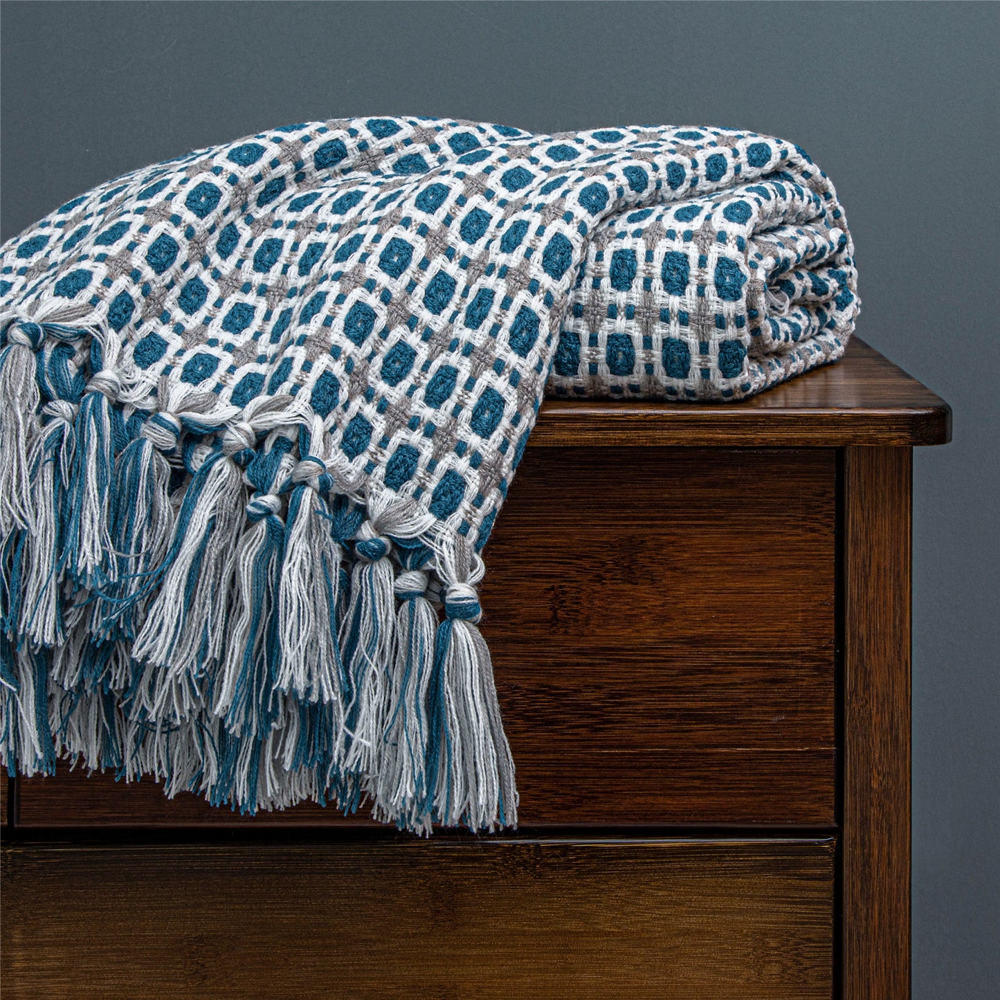 Nordic Pure Color Travel Nap Knitted Sofa Blanket Tassel