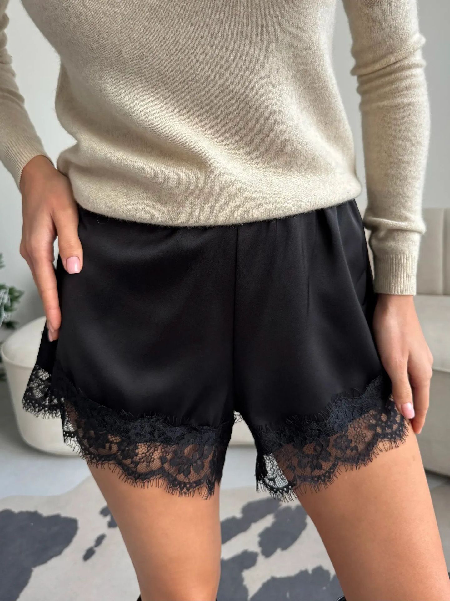 Womens Printed Lace Trim Shorts