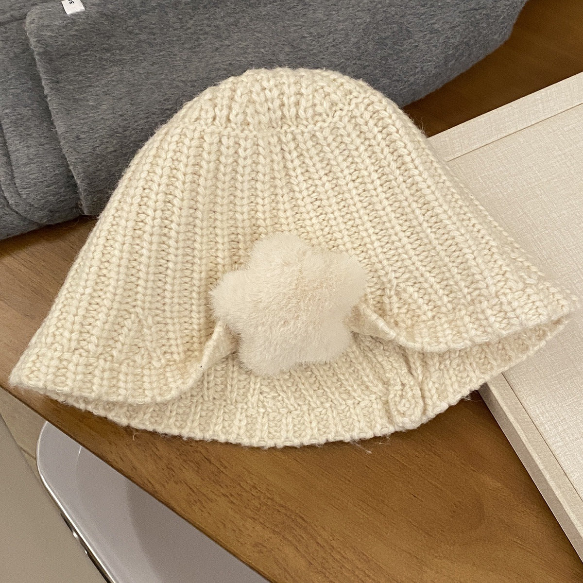 Korean-style Cute Plush Star Knitted Bucket Hat