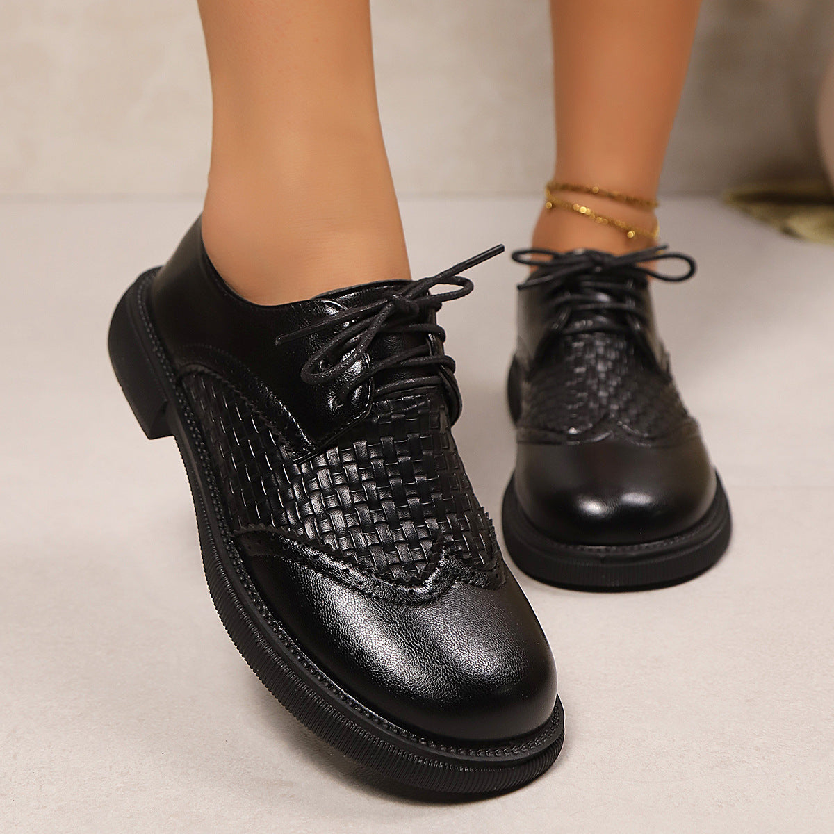 Mid Heel Lace-up Mesh Breathable Stylish Leather Shoes