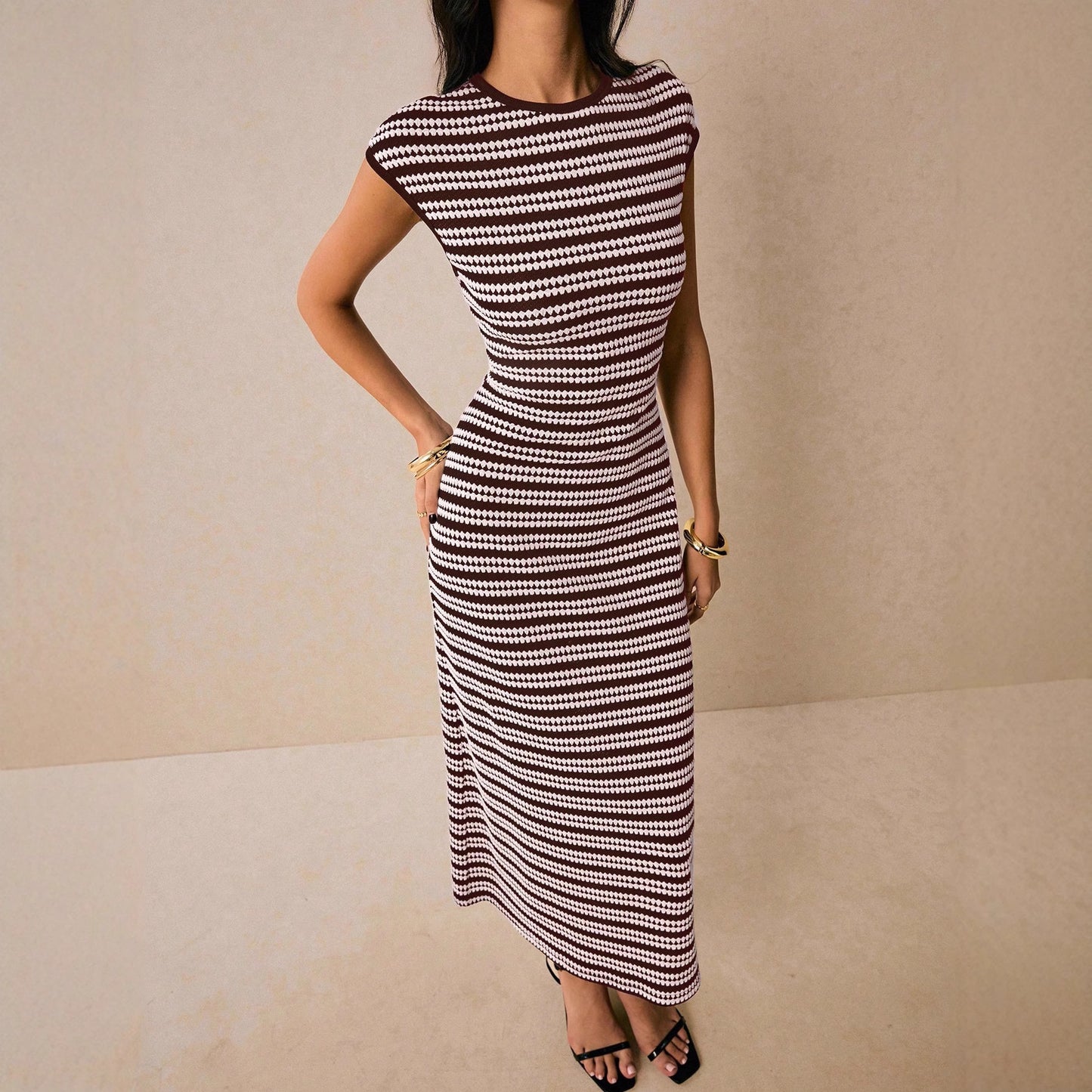 Fitted-waist Crew-neck Short-sleeve Womens Maxi Dress