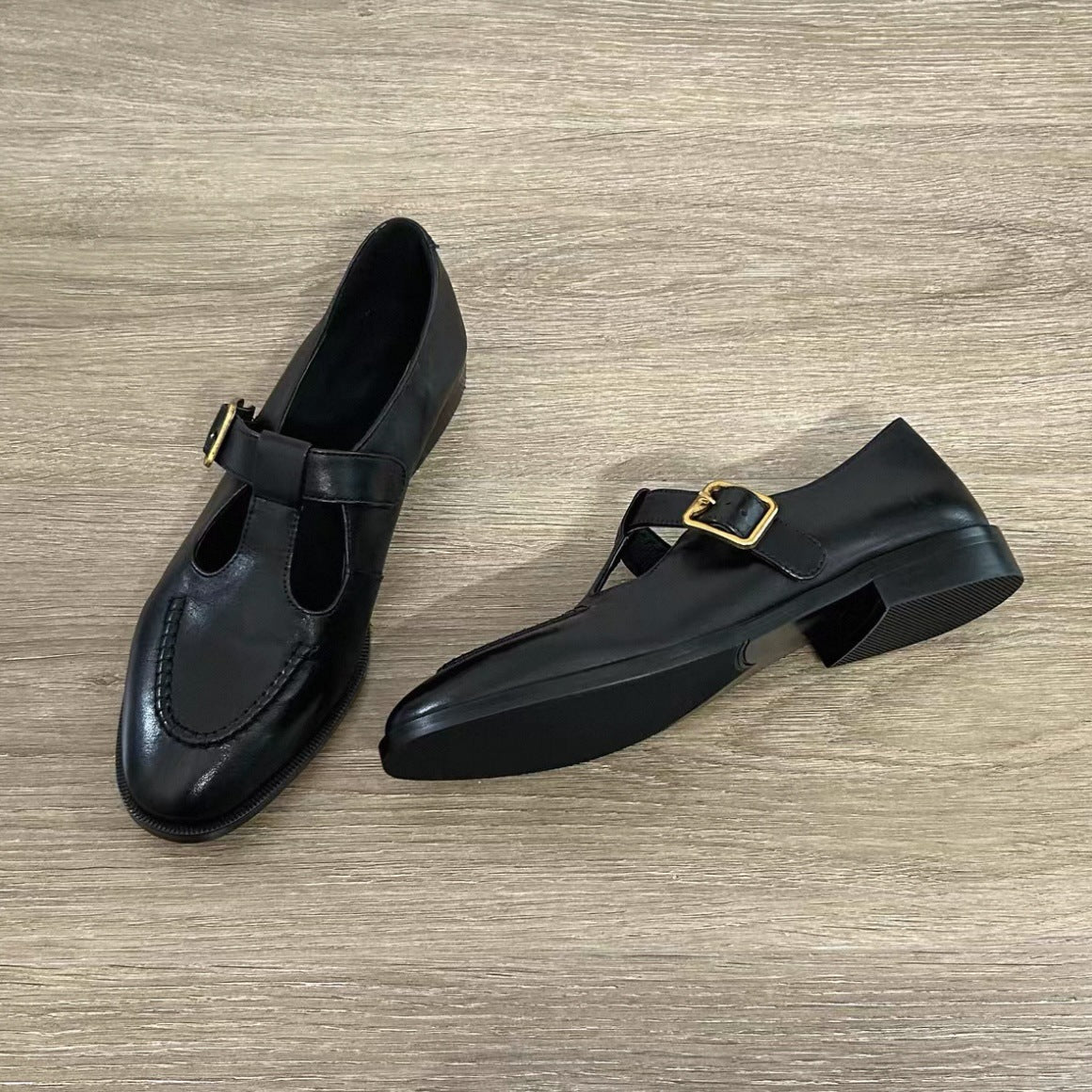 Spring British-style Retro T-Strap Chunky Heel Round-toe Commuter Pumps