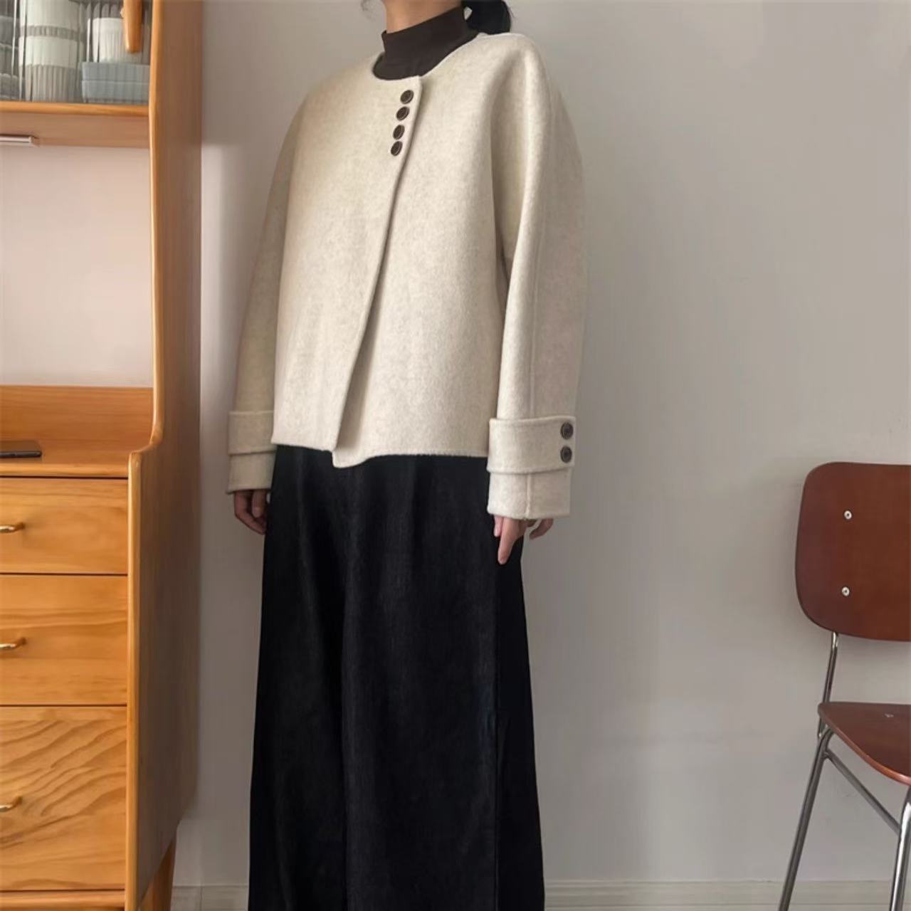 Autumn And Winter New Design Sense Creamy-white Short Woolen Coat Women