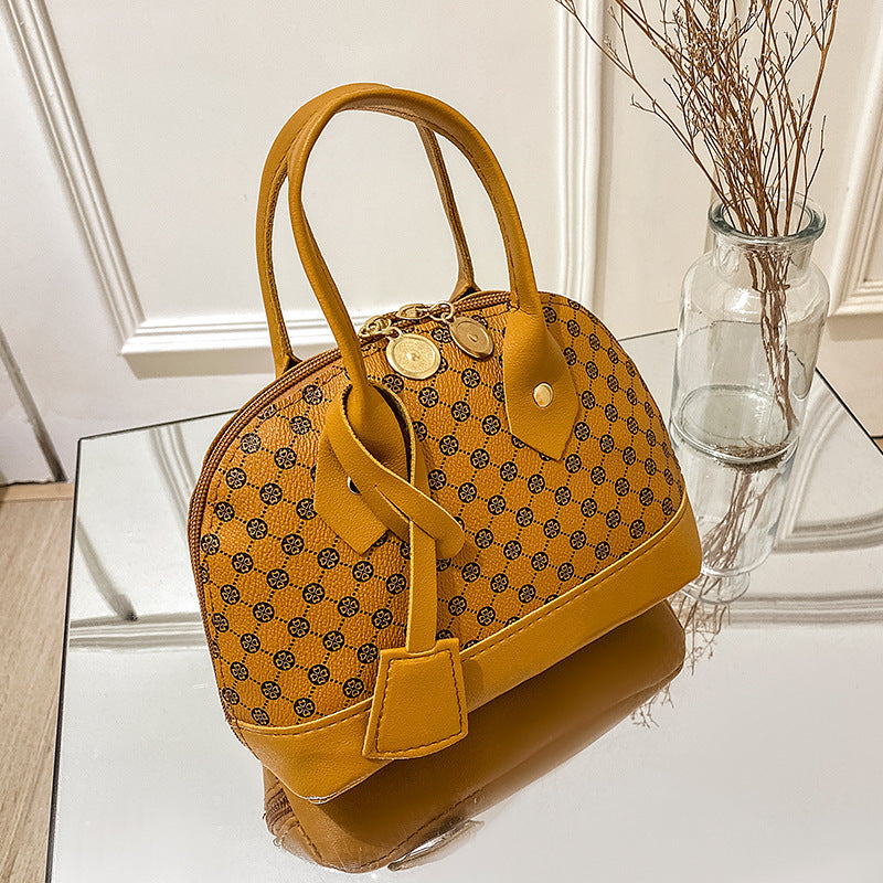 Chain Across The Korean Women's Handbag
