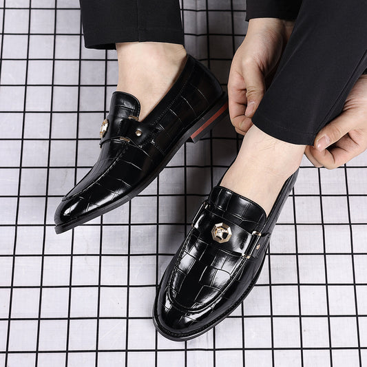 Skotskternede casual loafers til mænd med slip-on og metalspænde, velegnet til fest