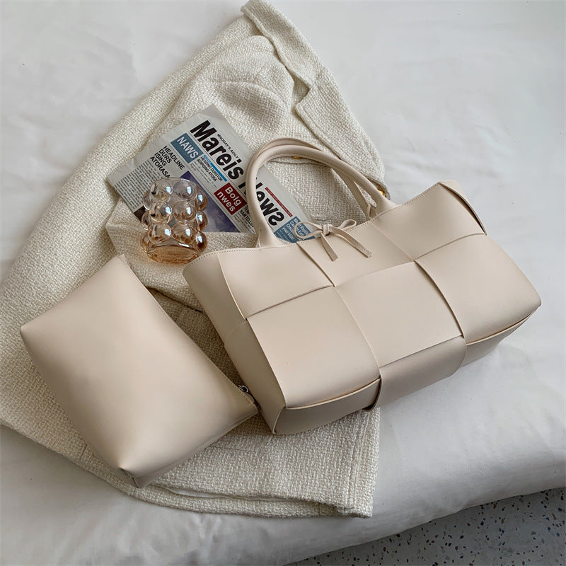 Design Large Capacity Shoulder Bag Women's Fashion Weaving