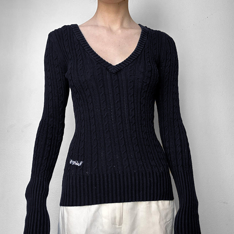 Women's Contrast Color Twist Long-sleeved Sweater