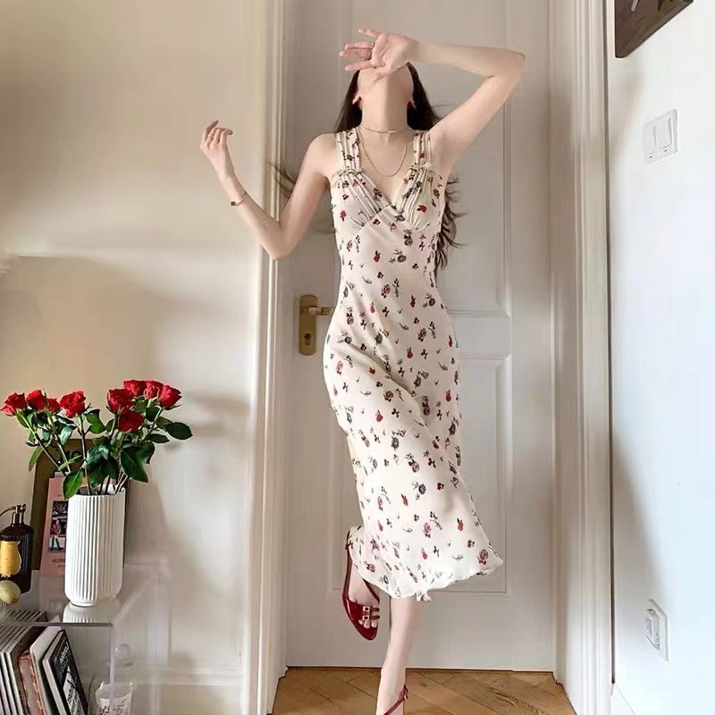 Super Xiangang Style Pure Desire Fragmented Flower Strap Dress