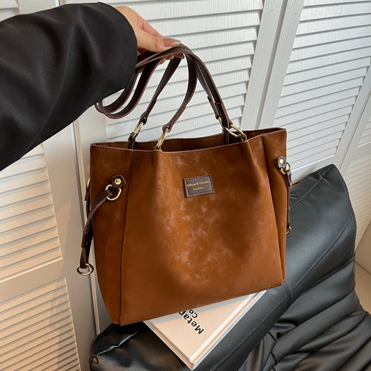 Fashionable High-capacity Versatile Commuter Shoulder Bag