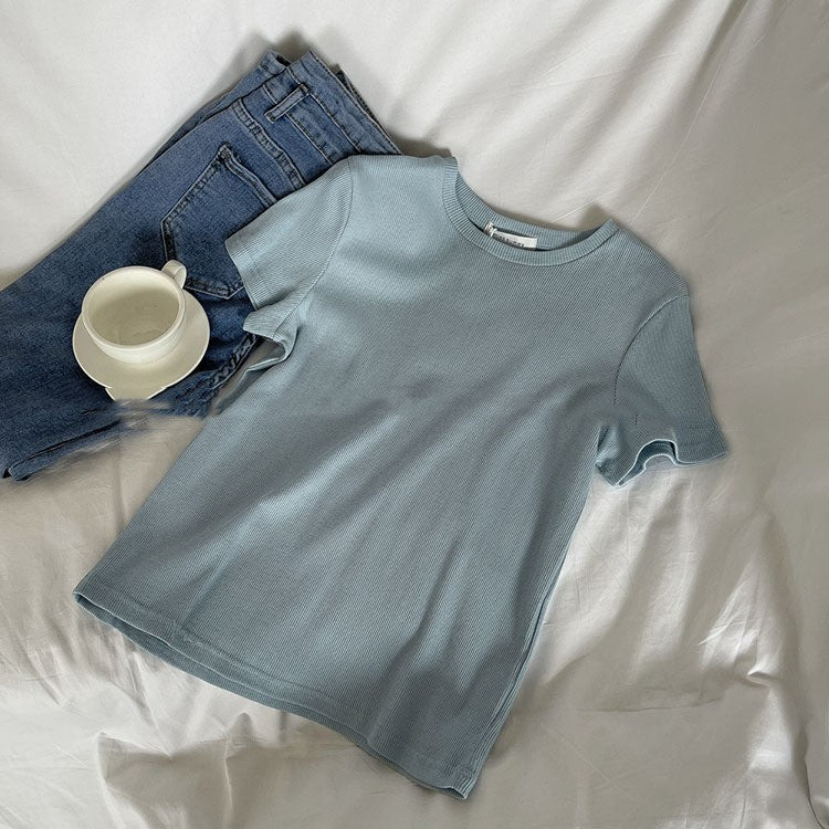 Ensfarvet kortærmet T-shirt til kvinder, slim-fit crop-top