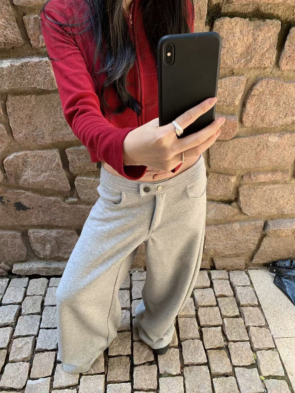 Womens Casual Pants With A Sleek American-Style Design And A Curved Blade Cut