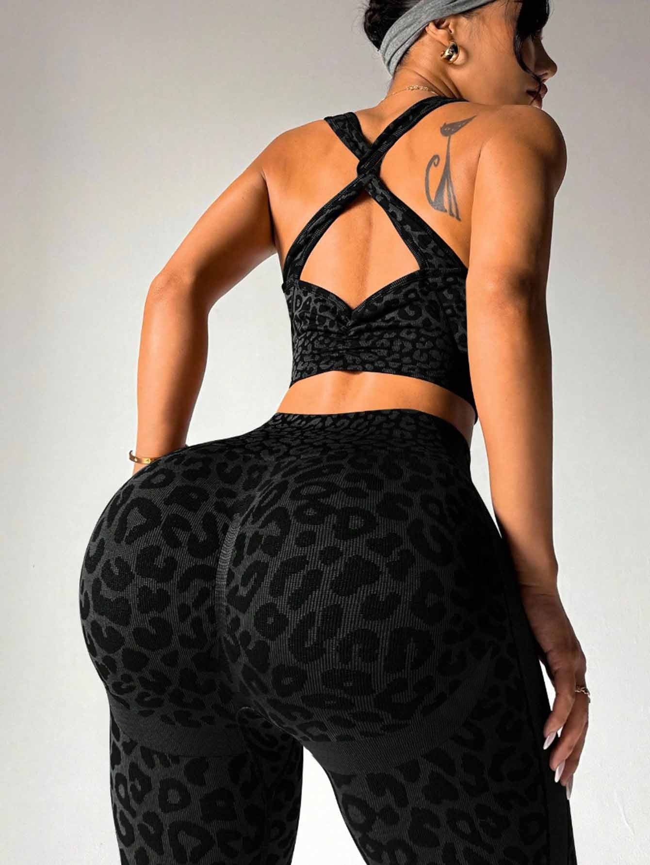 Leopard-Print Seamless Yoga Bra And Peach-Butt Leggings Set