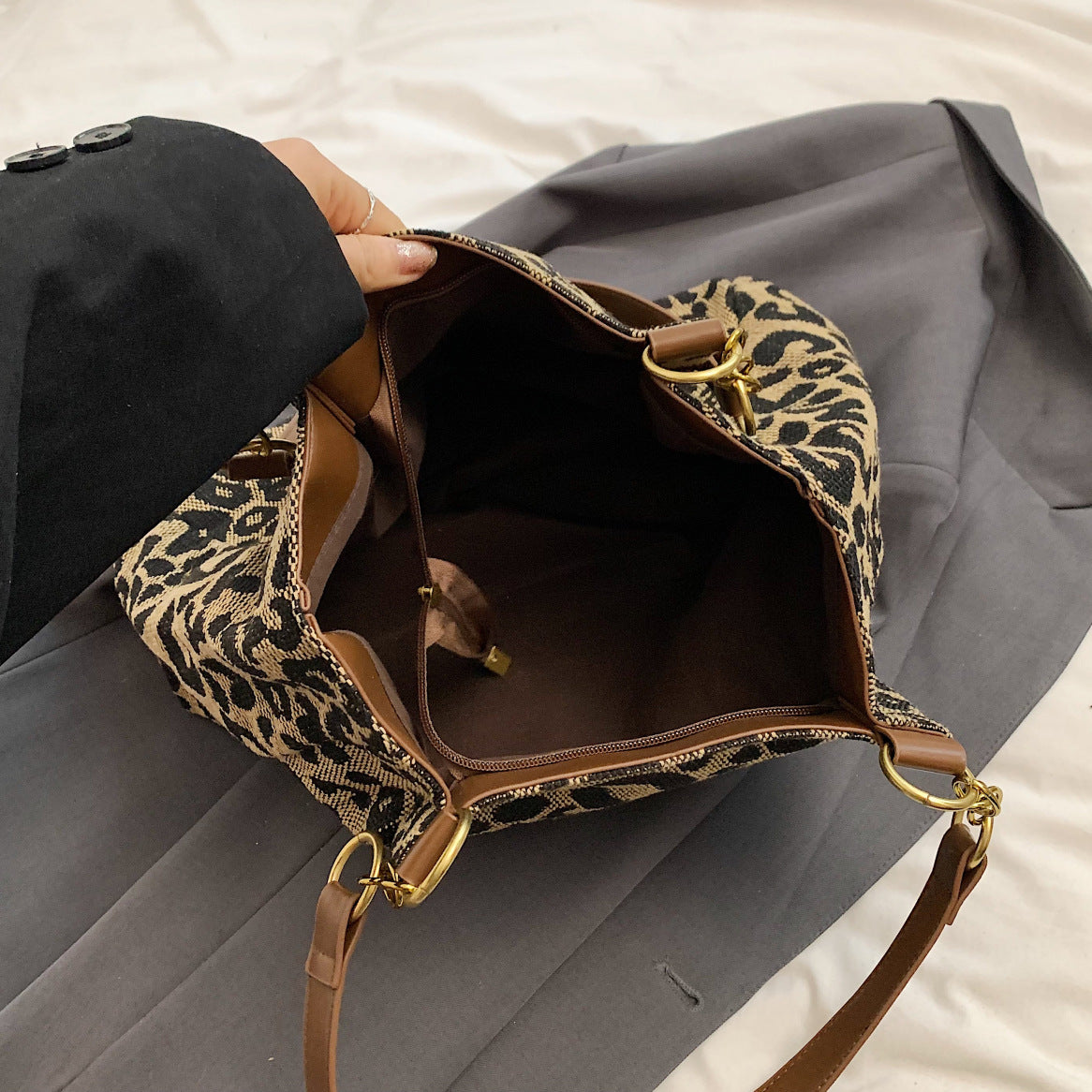 Large Capacity Commute Leisure Tote Bag
