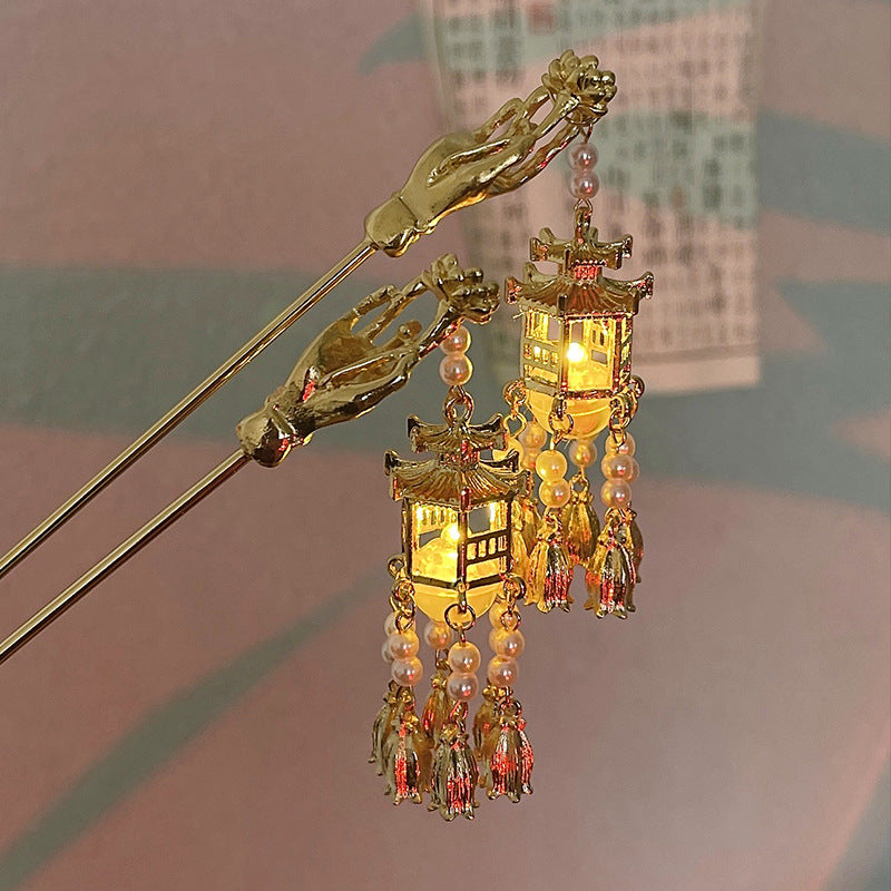 Alloy Handmade Antique Style Walking Lantern Bun