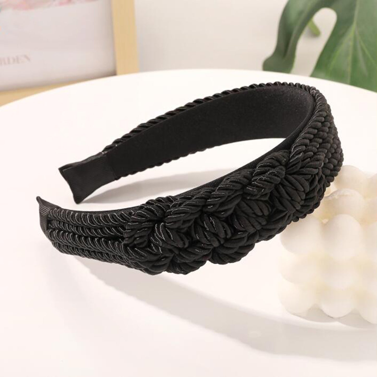 Hand-woven Retro Headband With Wide Sides To Wash Your Face