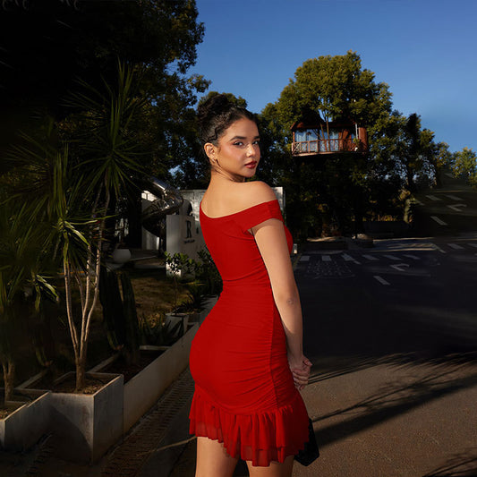 Elegant  Sophisticated   And Intellectual One-Shoulder Solid-Colored Lace-Trimmed Dress