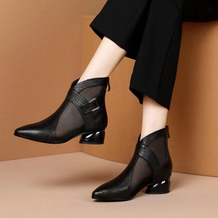 Soft Leather Flat Heel Net Boots Women''s Hollow Flat Bottom Sandals