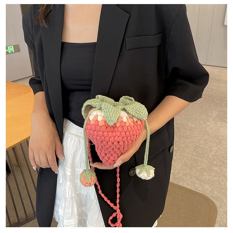 One-shoulder Crossbody Knitted Cartoon Strawberry Bucket Bag